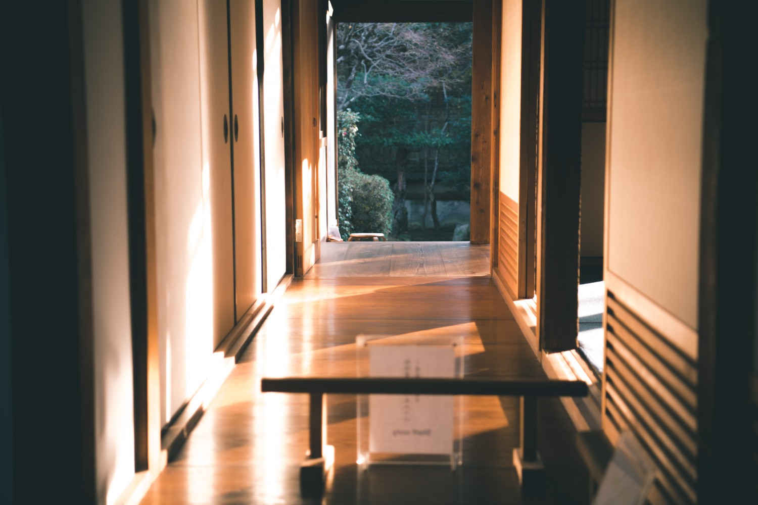 Serenity and Simplicity: Embracing Minimalist Japanese Style Interiors